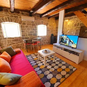 Vikendica Casa Leonarda, Old Authentic Istrian Stone House Near Motovun, Istria, Zamask